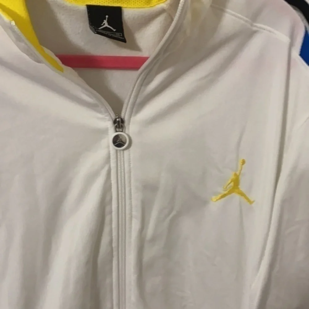 Air Jordan jacket. - Picture 2 of 9